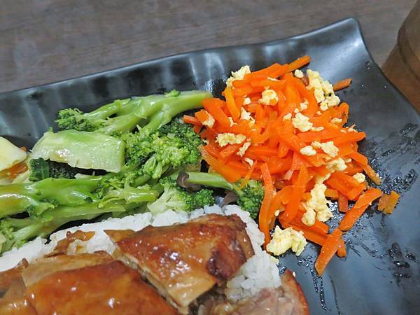 【台北美食】九隆港式燒臘-便宜又美味的燒臘店