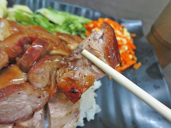 【台北美食】九隆港式燒臘-便宜又美味的燒臘店 【台北美食】九隆港式燒臘-便宜又美味的燒臘店