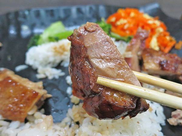 【台北美食】九隆港式燒臘-便宜又美味的燒臘店