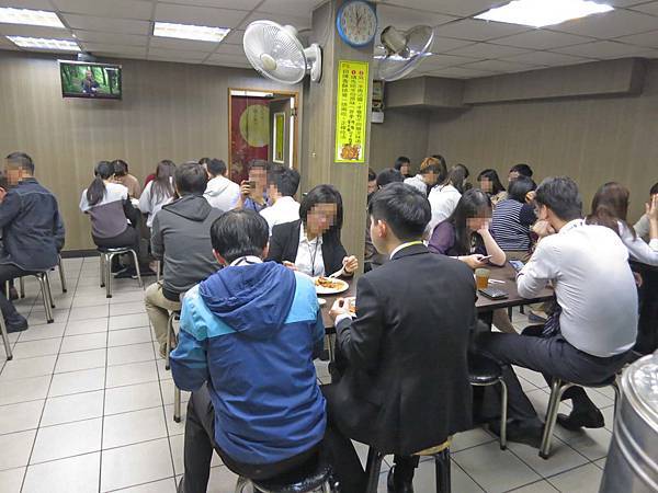 【台北美食】清香排骨王-台北101附近的巷弄排骨飯