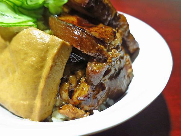 【台北美食】大稻埕魯肉飯-傳承60年的小吃店 【台北美食】大稻埕魯肉飯-傳承60年的小吃店