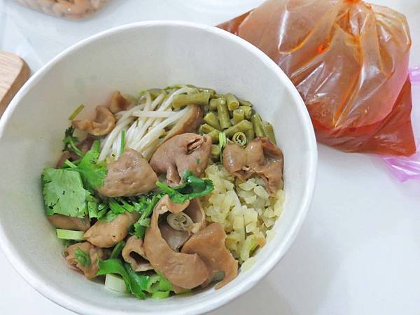 【蘆洲美食】川蜀冒菜-酸酸辣辣的酸辣粉 【蘆洲美食】川蜀冒菜-酸酸辣辣的酸辣粉