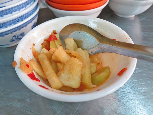 【三重美食】仁和街滷肉飯-內行人才知道的美味魯肉飯