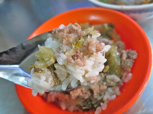 【三重美食】仁和街滷肉飯-內行人才知道的美味魯肉飯