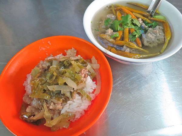【三重美食】仁和街滷肉飯-內行人才知道的美味魯肉飯 【三重美食】仁和街滷肉飯-內行人才知道的美味魯肉飯