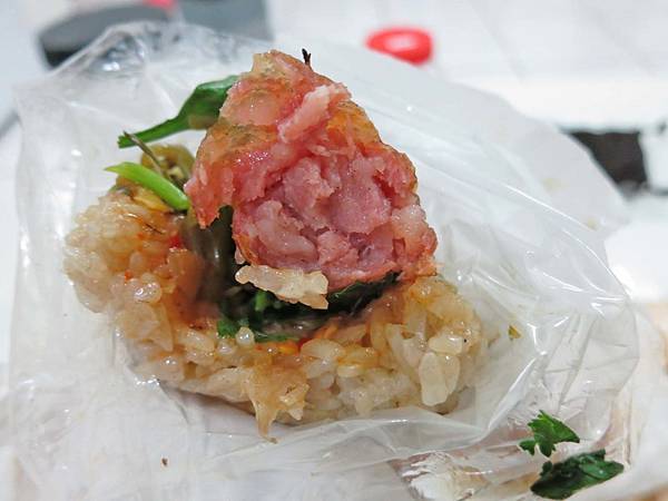 【蘆洲美食】民族路無名路邊攤-美味又迷人的大腸包小腸