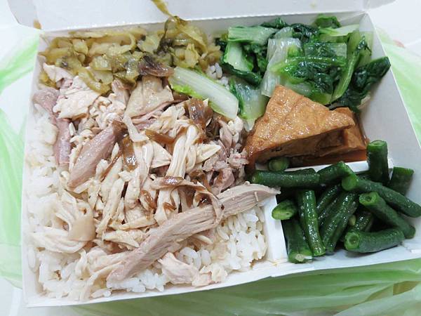 【蘆洲美食】青豐園臺灣火雞肉飯-大塊肉絲的雞肉飯 【蘆洲美食】青豐園臺灣火雞肉飯-大塊肉絲的雞肉飯