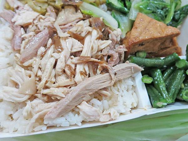 【蘆洲美食】青豐園臺灣火雞肉飯-大塊肉絲的雞肉飯