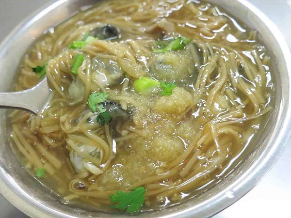 【台北美食】海產街蚵仔麵線-料多豐富的美味麵線