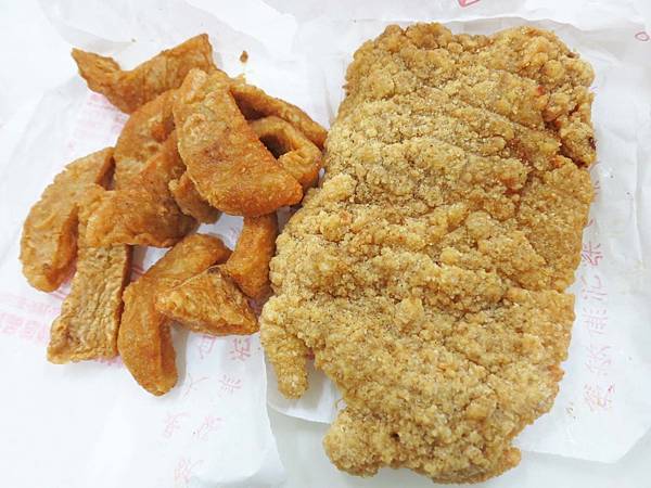 【三重美食】無名炸物攤車-絕無僅有的30元雞排銅板價 【三重美食】無名炸物攤車-絕無僅有的30元雞排銅板價