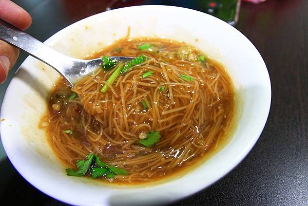 【宜蘭美食】和記大腸麵線臭豆腐-美味的爆漿臭豆腐