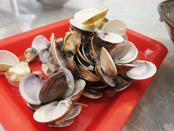 【新竹美食】小師父廣東粥-滿滿都是蛤蜊的蛤蜊粥