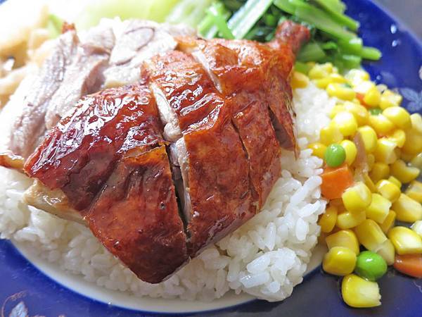【桃園美食】新華園港式燒臘-酥脆外皮的鴨腿飯 【桃園美食】新華園港式燒臘-酥脆外皮的鴨腿飯