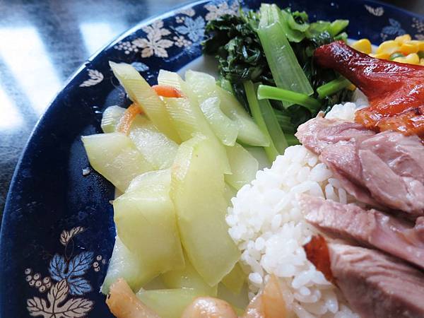 【桃園美食】新華園港式燒臘-酥脆外皮的鴨腿飯