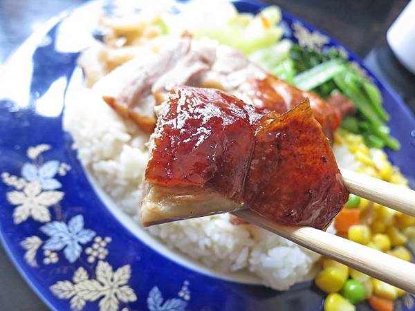 【桃園美食】新華園港式燒臘-酥脆外皮的鴨腿飯
