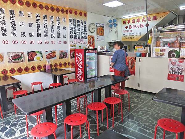 【桃園美食】新華園港式燒臘-酥脆外皮的鴨腿飯