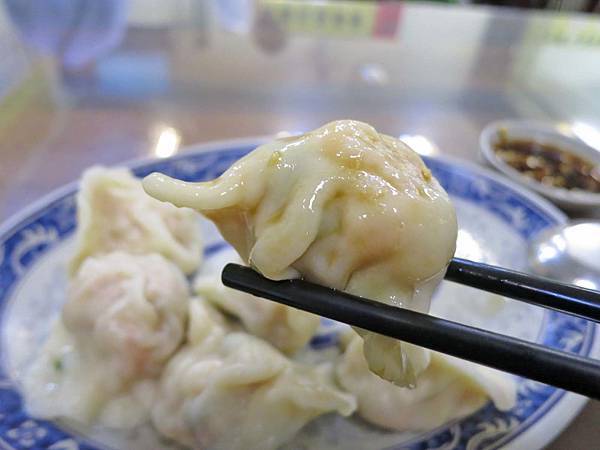 【台北美食】豪季水餃專賣店-不需要沾醬也很美味的蝦仁水餃