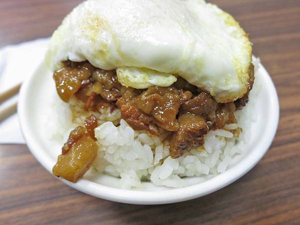 【新竹美食】禾日香古早味魯肉飯-會爆漿的日月魯肉飯