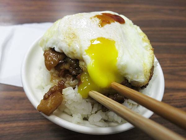 【新竹美食】禾日香古早味魯肉飯-會爆漿的日月魯肉飯