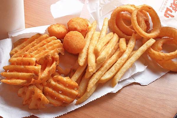 【三重美食】山姆大叔美式炸雞專賣店-不輸給連鎖店的特殊風味炸雞