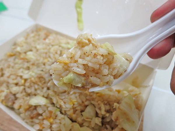 【蘆洲美食】信義路無名炒飯店-60元也能吃到美味的炒飯 【蘆洲美食】信義路無名炒飯店-60元也能吃到美味的炒飯