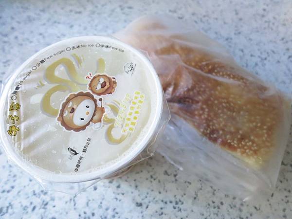 【台北美食】大和徐師傅燒餅大王-帶有焦香味的美味豆漿