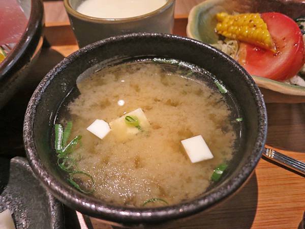 【台北美食】魚本味-美味又新鮮的生魚片