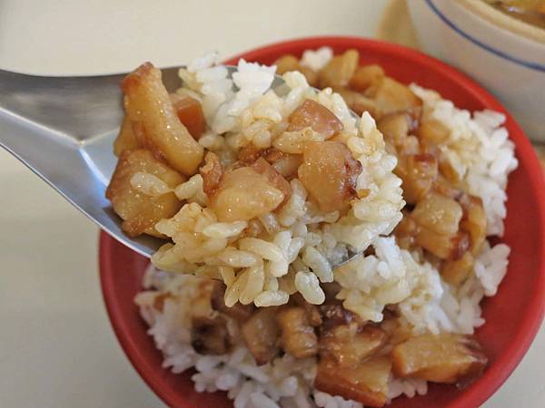 【蘆洲美食】燉品食堂-香噴噴美味的魯肉飯