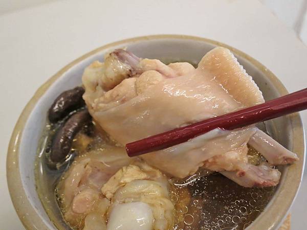 【蘆洲美食】燉品食堂-香噴噴美味的魯肉飯