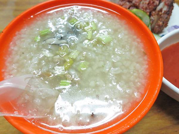 【台北美食】五十年香菇肉粥-便宜又美味的肉粥店