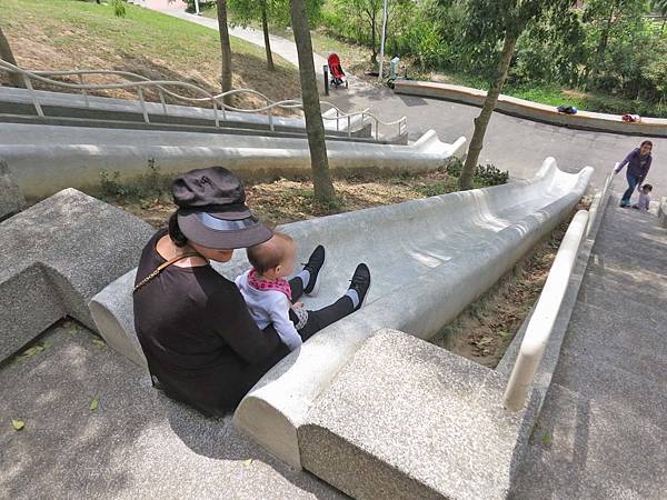 【桃園景點】老街溪河川教育中心-免門票免費玩到飽的超長溜滑梯