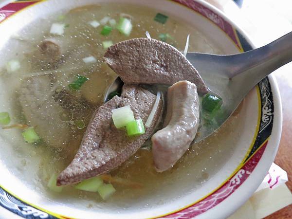 【三重美食】中華路油飯-值得推薦的美味無名路邊攤