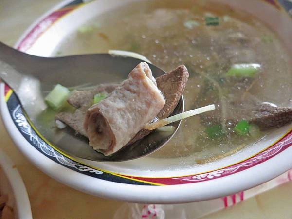 【三重美食】中華路油飯-值得推薦的美味無名路邊攤