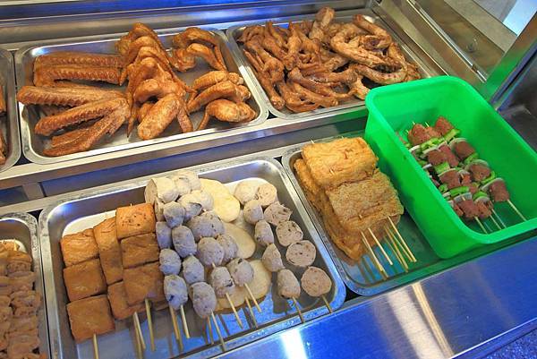 【三重美食】小六爺碳烤店-帶著碳烤香氣的純木碳平價碳烤店