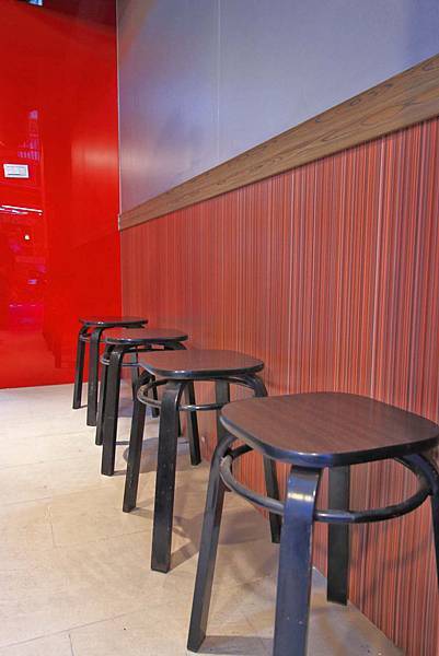 【三重美食】小六爺碳烤店-帶著碳烤香氣的純木碳平價碳烤店