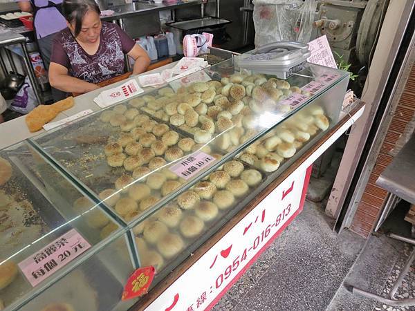 【宜蘭美食】五結碳烤燒餅店-美味又迷人的烤饅頭