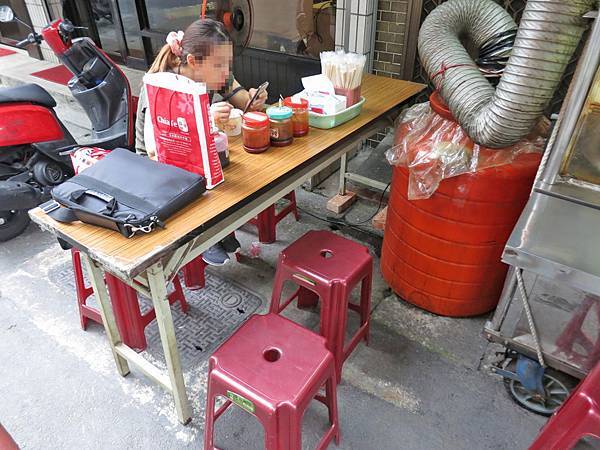 【台北美食】無名臭豆腐-隱身在巷弄裡的臭豆腐、麵線店