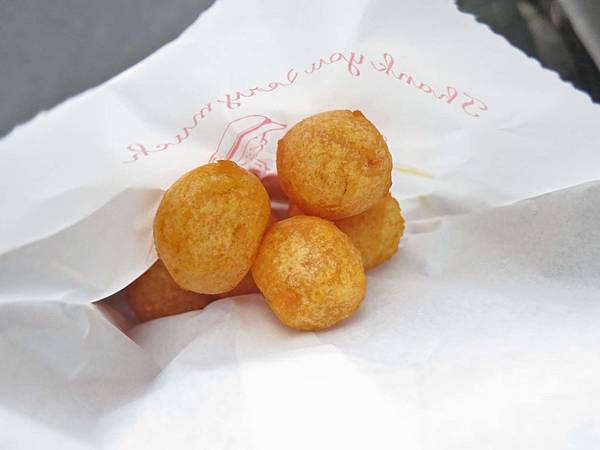 【三重美食】無名餐車地瓜球-超人氣排隊美食