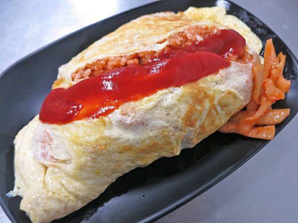 【台北美食】無名店家-超大份量又美味的極推日式蛋包飯 【台北美食】無名店家-超大份量又美味的極推日式蛋包飯