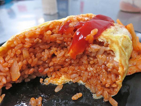 【台北美食】無名店家-超大份量又美味的極推日式蛋包飯