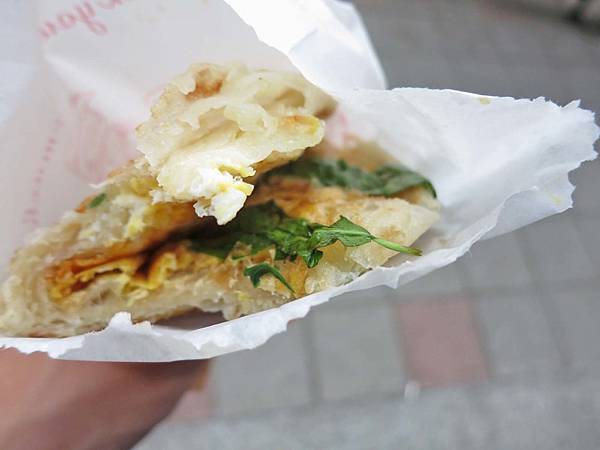 【台北美食】陳員外抓餅-不油膩的蔥抓餅美食