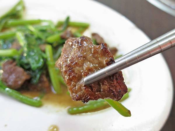 【台北美食】阿輝牛肉店-滿滿焦香味的美味炒牛肉