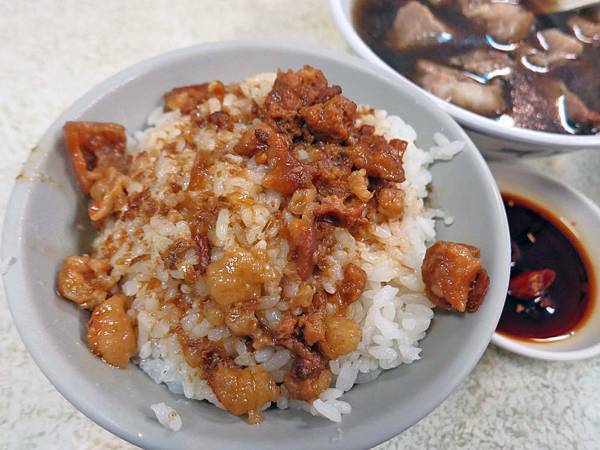 【台北美食】30年老店當歸豬腳-清淡爽口的當歸豬腳