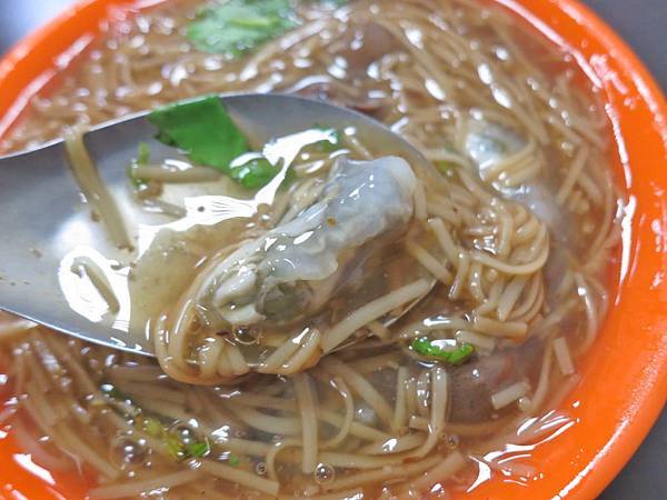 【桃園美食】古早味大腸蚵仔麵線-24小時不打祥的美食小吃店