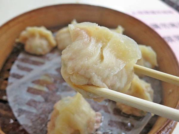 【台北美食】圓圓小籠湯包-美味又迷人的蝦仁蒸餃