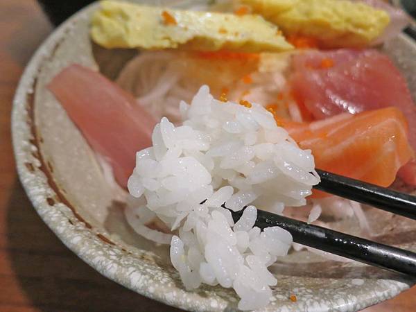 【蘆洲餐廳】福岡漁場-CP值爆表！100元就能吃到生魚片丼飯