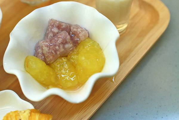 【台南美食】彩虹雪雪花冰甜品屋-全台首創！36種口味天然水果雪花冰