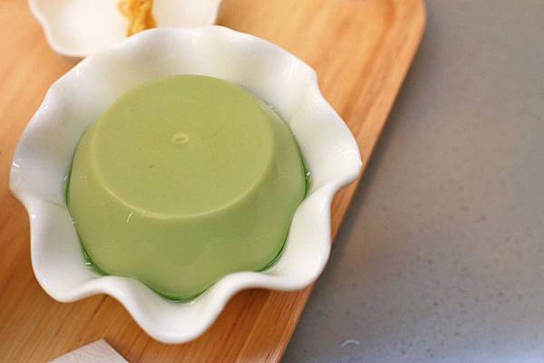 【台南美食】彩虹雪雪花冰甜品屋-全台首創！36種口味天然水果雪花冰