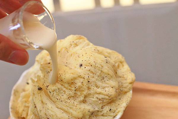 【台南美食】彩虹雪雪花冰甜品屋-全台首創！36種口味天然水果雪花冰