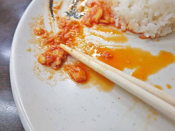 【林口美食】88精燉牛肉麵-厚度2公分的超厚實雞排飯